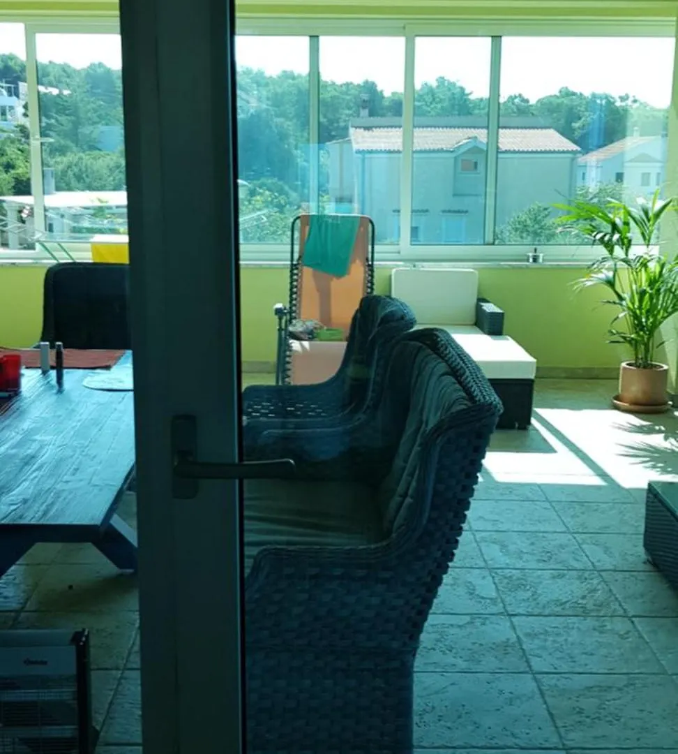 Apartment Yellow Cube Kozino