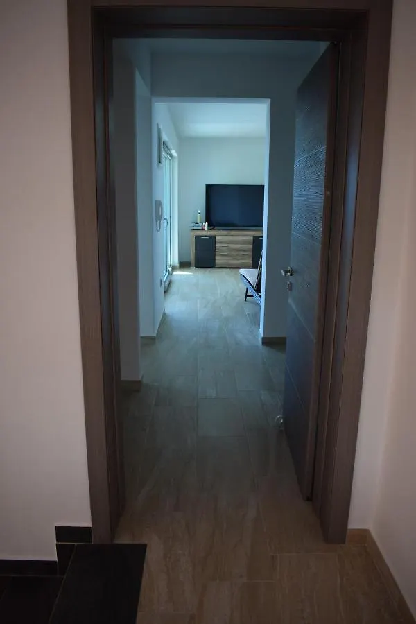 Apartment Yellow Cube Kozino Croatia